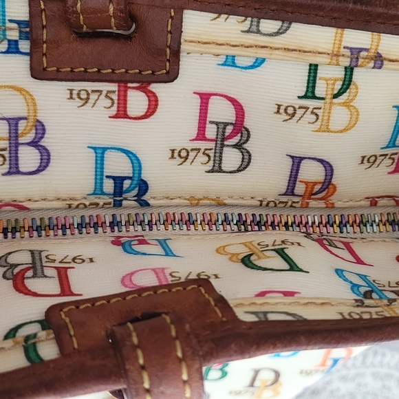 Dooney & Bourke RARE, VTG, AWL, Y2K DB1975 Rainbow Large Zip Tote, DUCK Fob - Picture 12 of 16